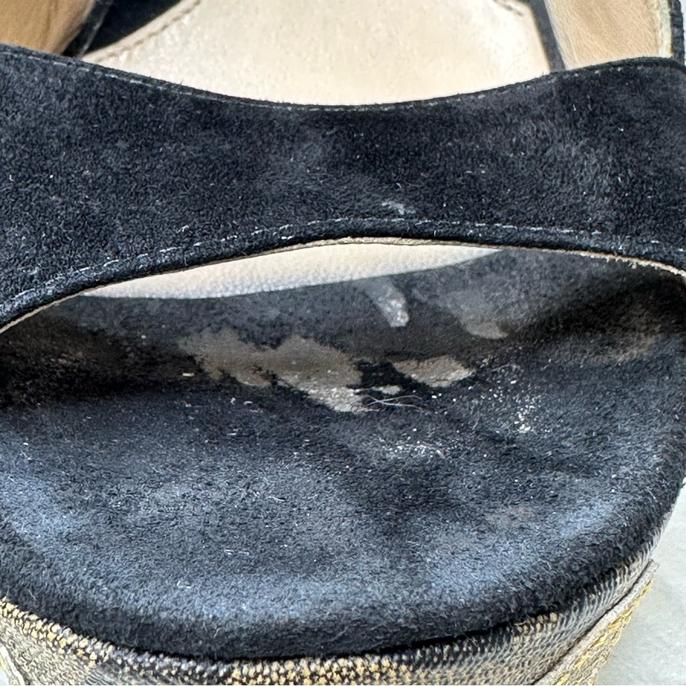 Fendi Women’s Suede Zucca Appliqued Wedge
Platform Slingback Sandals Size 39 - Picture 14 of 14